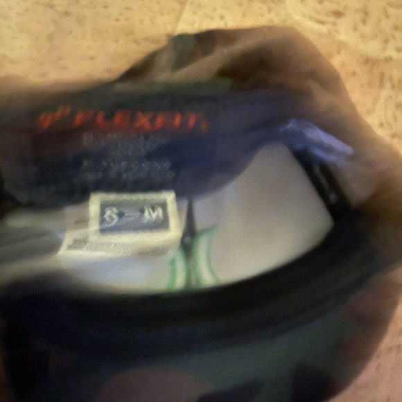 Hurley Camo FlexiFit Cap - Picture 5 of 5